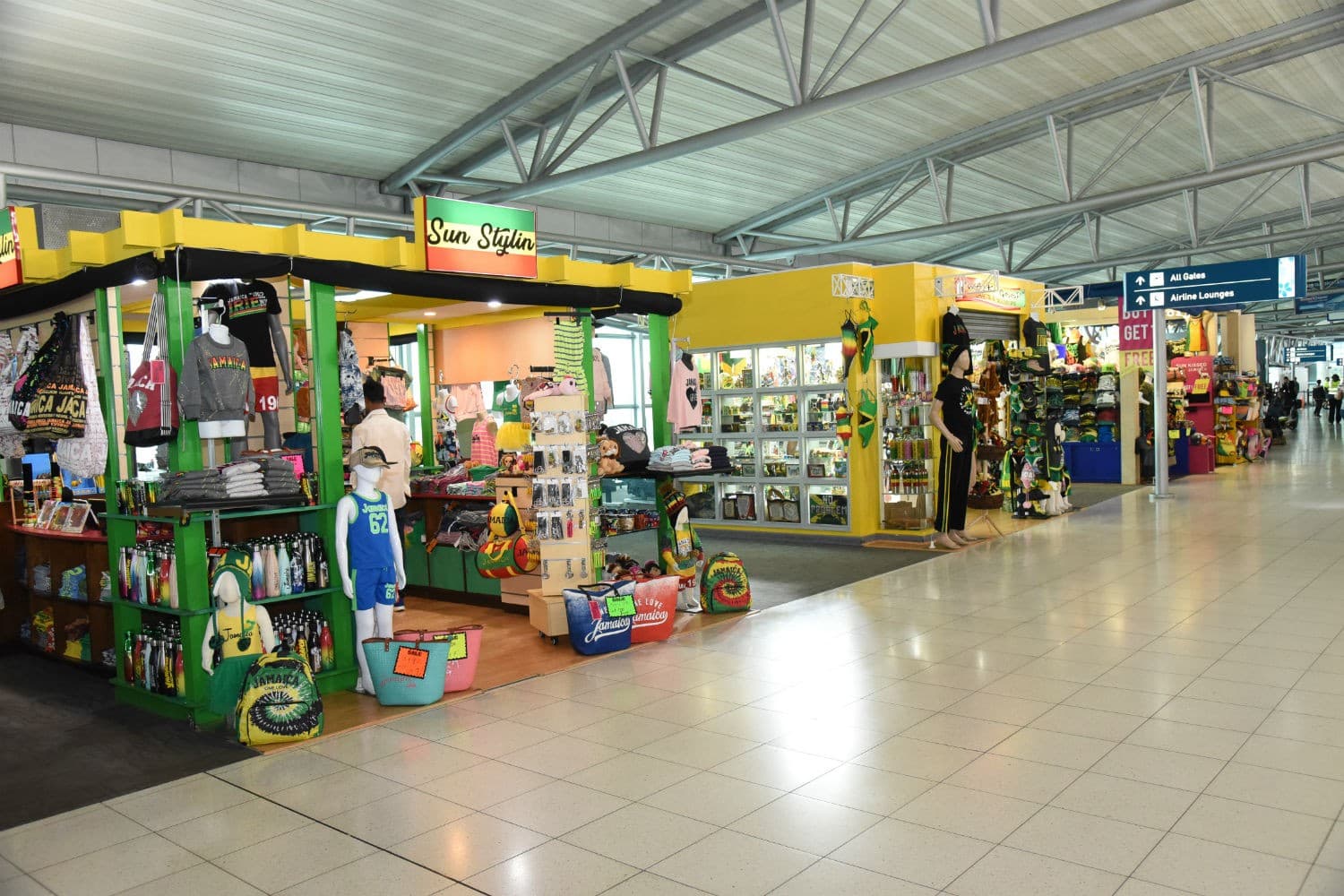 Norman Manley International Airport (KIN) thumbnail 5